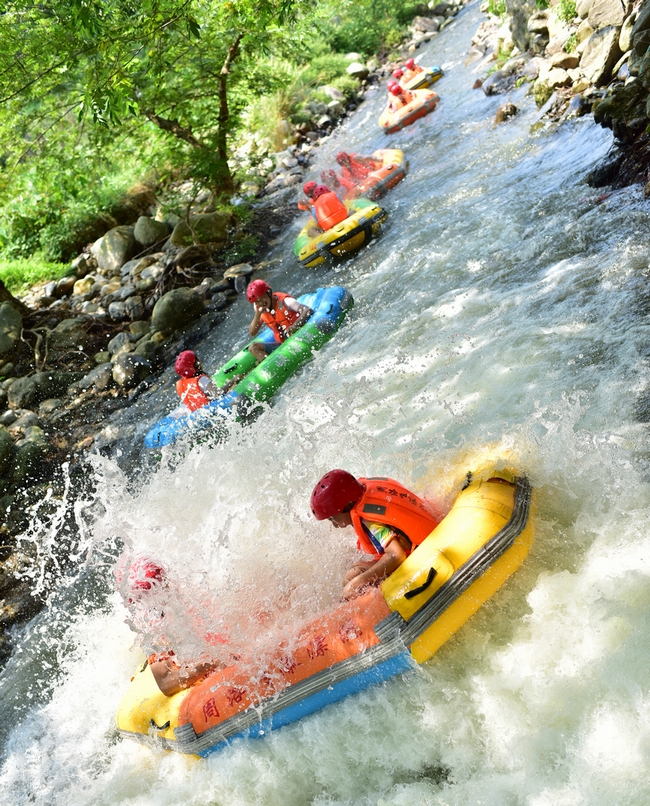 周洛飞瀑漂流 (2).jpg
