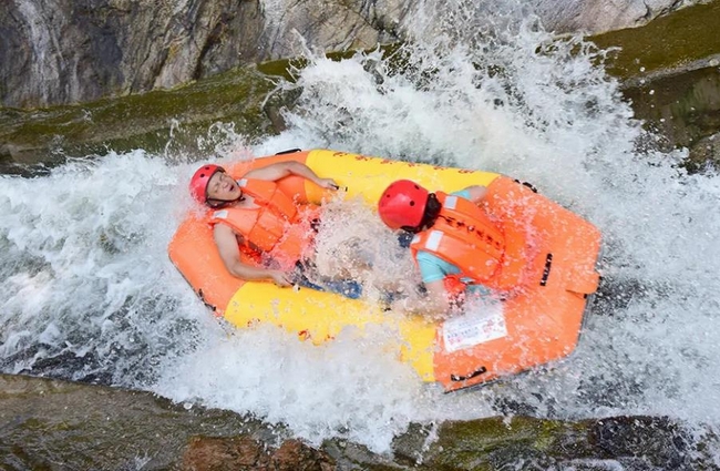 周洛飞瀑漂流 (4).jpg