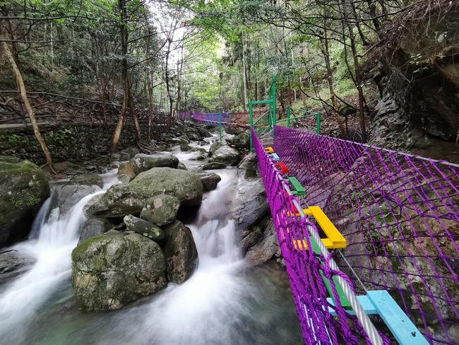 龙潭峡谷彩虹悬梯2.jpg
