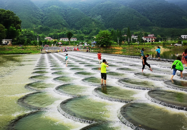 浏阳鱼鳞坝 (1).jpg